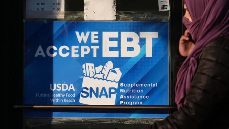 Corte Suprema suspende temporalmente orden que exige al gobierno de EE. UU. financiar cupones de alimento