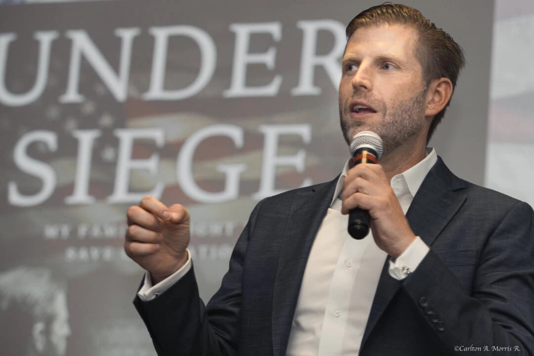 Tras estar "bajo asedio", Eric Trump disfruta de la segunda presidencia de su padre