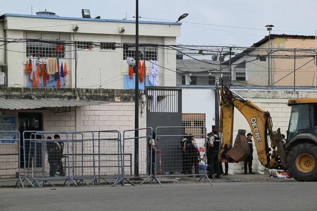 Disturbios en una prisión de Ecuador causan al menos 31 muertos