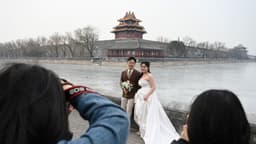 Estafas de "matrimonios relámpagos" aumentan en China mientras cae tasa de natalidad