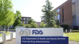 FDA analiza seguridad de anticuerpos contra virus respiratorio sincitial (VRS) aprobados para niños