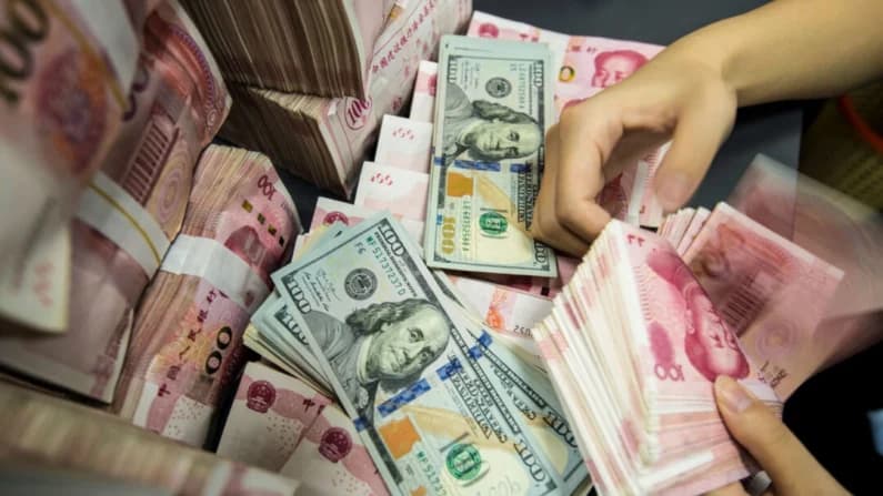 Beijing sueña con que el yuan sustituya al dólar