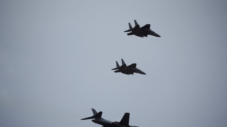 Corea del Sur responde al ingreso de aeronaves chinas y rusas a su zona de defensa aérea