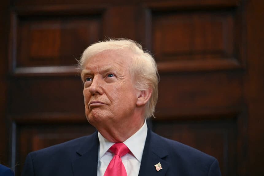 El presidente de Estados Unidos, Donald Trump, en la Sala Roosevelt de la Casa Blanca en Washington, DC, el 2 de diciembre de 2025. (Foto de ANDREW CABALLERO-REYNOLDS/AFP vía Getty Images)