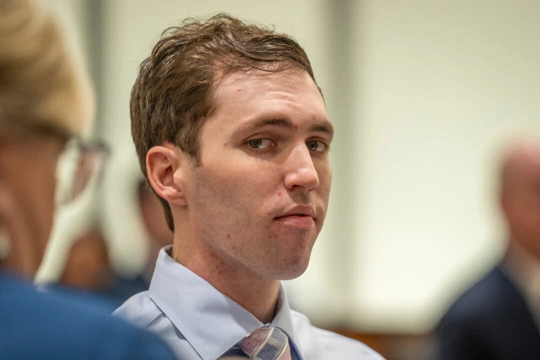 Tyler Robinson, acusado del asesinato de Charlie Kirk, comparece durante una audiencia en el Tribunal del Cuarto Distrito de Provo, Utah, el 11 de diciembre de 2025. (Rick Egan/The Salt Lake Tribune vía AP, Pool)