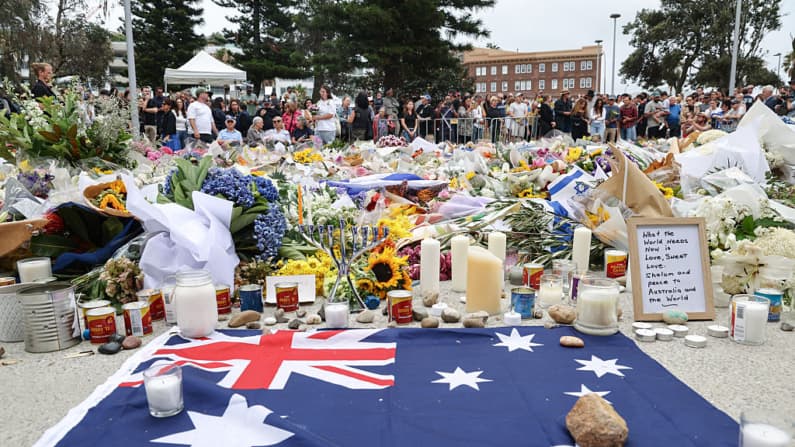 Después del Holocausto y el comunismo, su viaje terminó en una playa de Australia