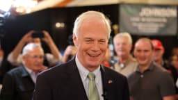 Senador republicano pide a RFK Jr. que publique las muertes infantiles relacionadas con vacuna COVID