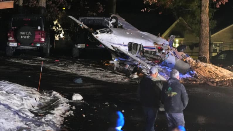 Avioneta se estrella contra condominios en New Hampshire