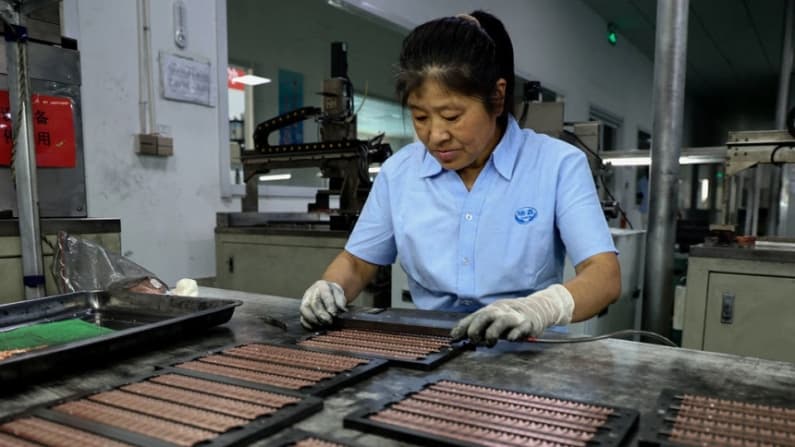 EE. UU. refuerza controles a la inversión tecnológica en China y a la cadena de suministro