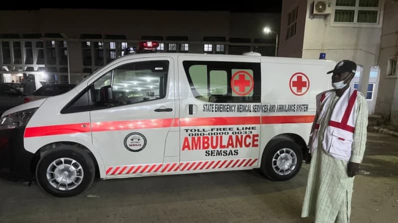 Cinco muertos y más de 30 heridos deja explosión en mezquita de Nigeria tras aparente ataque suicida