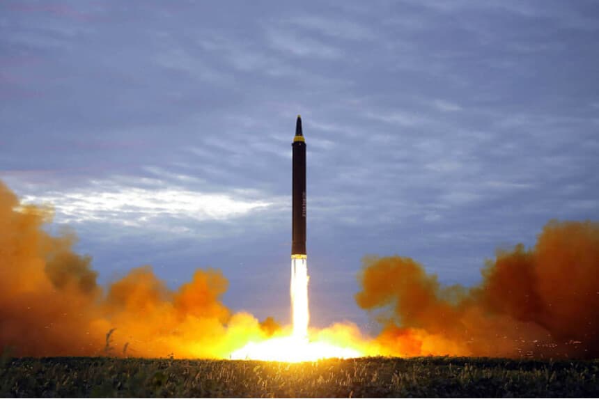 Foto de STR/KCNA vía KNS/AFP vía Getty Images).