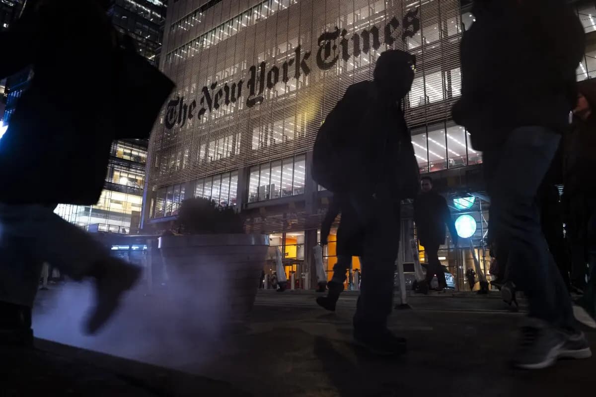 El edificio del New York Times en la ciudad de Nueva York el 8 de enero de 2025. (Samira Bouaou/The Epoch Times).