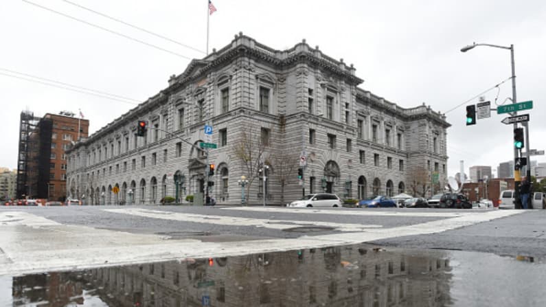 Corte de Apelaciones anula prohibición de California sobre el porte abierto de armas de fuego