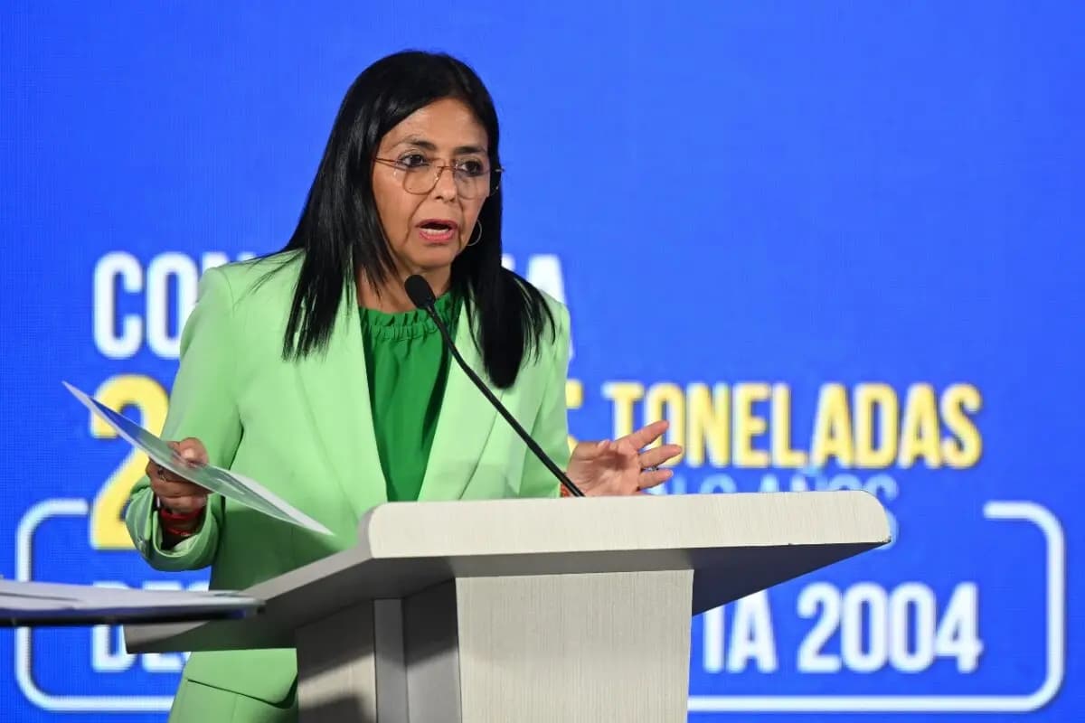 <em>La vicepresidenta de Venezuela, Delcy Rodríguez, habla durante una conferencia de prensa en Caracas el 8 de septiembre de 2025. (Federico Parra/AFP vía Getty Images)</em>