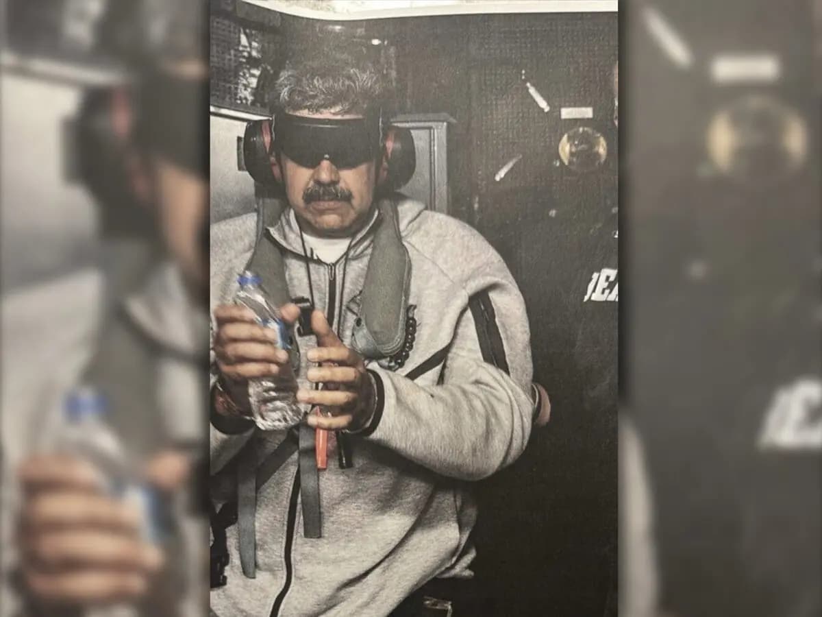 <em>Nicolás Maduro a bordo del USS Iwo Jima siendo trasladado de Caracas a NY el 3 de enero de 2026. (The White House)</em>