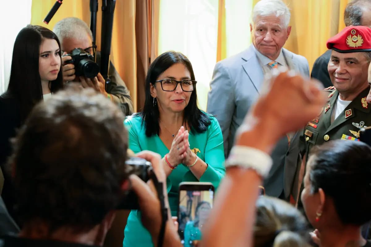 <em>El vicepresidenta de Venezuela, Delcy Rodríguez, reacciona tras ser juramentada como presidenta interina de Venezuela durante la sesión inaugural del Período Constitucional Legislativo 2026-2031 en el Palacio Federal Legislativo en Caracas, Venezuela, el 5 de enero de 2026. (Jesús Vargas/Getty Images)</em>
