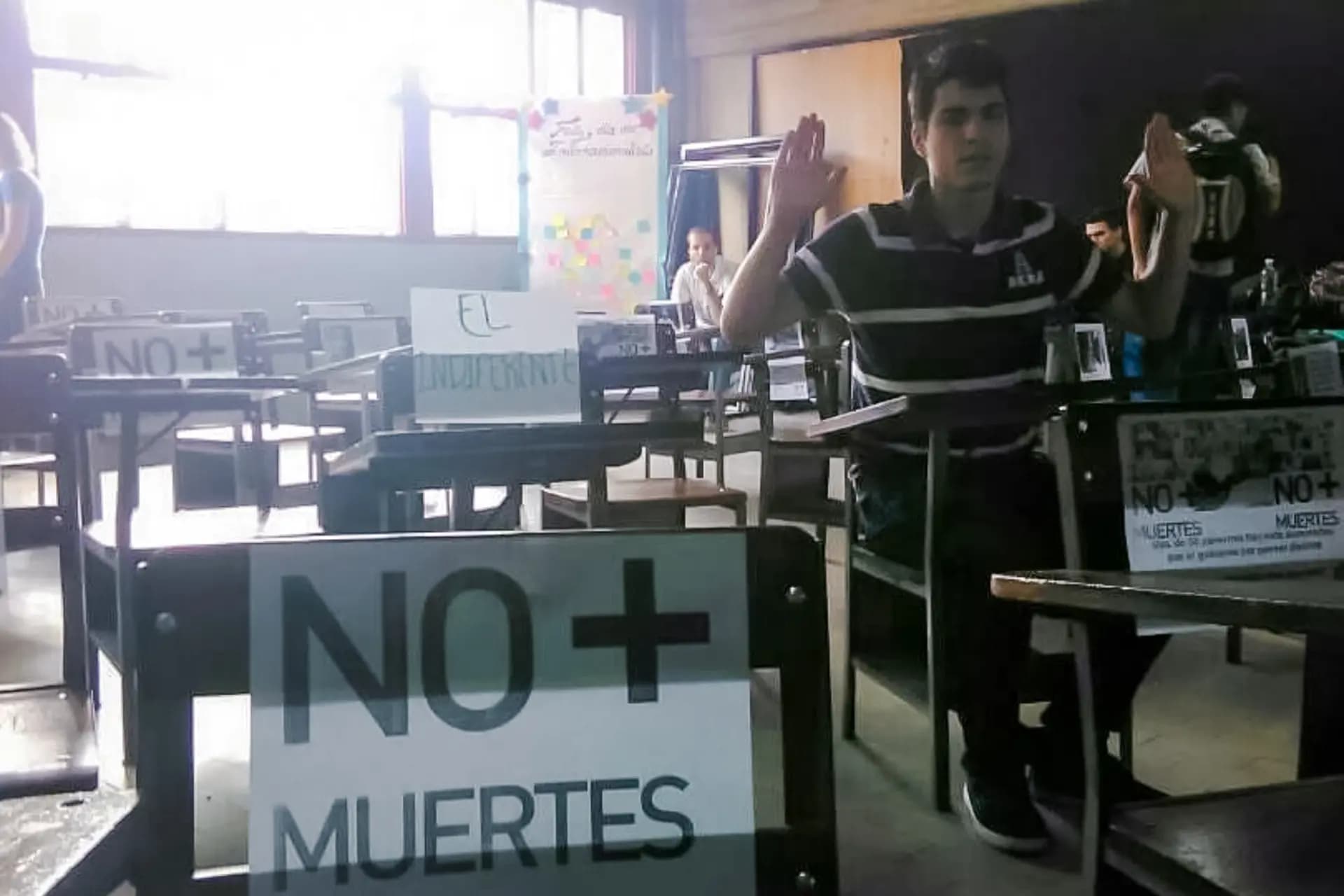 Daniel Tirado comenzó su participación en la política cuando era adolescente, posicionándose desde el principio como parte de la oposición al régimen de Maduro. Participó en movimientos estudiantiles, manifestaciones públicas y esfuerzos para apoyar a los líderes de la oposición. (Cortesía de Daniel Tirado)