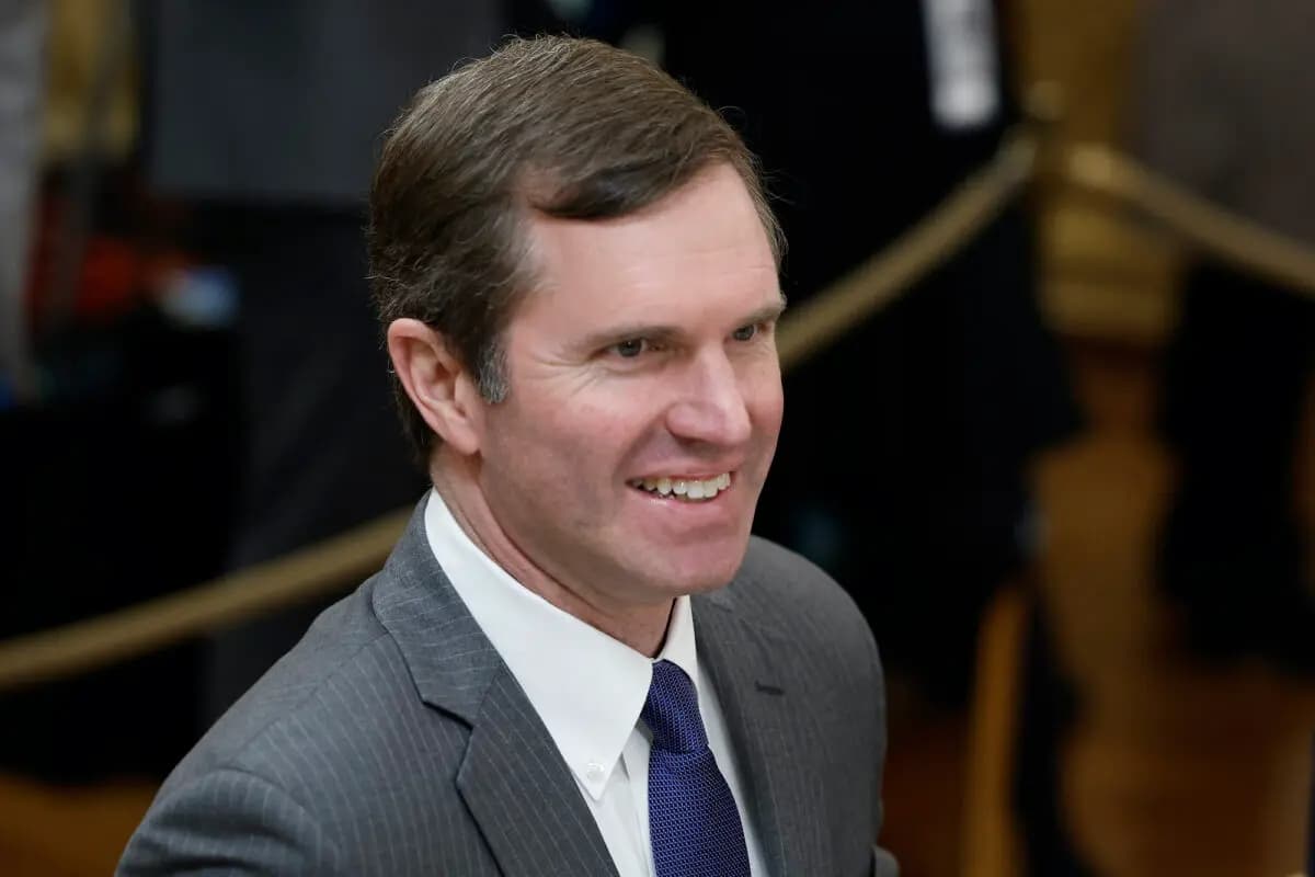 El gobernador de Kentucky, Andy Beshear, en la Casa Blanca en Washington, en una fotografía de archivo sin fecha. (Anna Moneymaker/Getty Images)