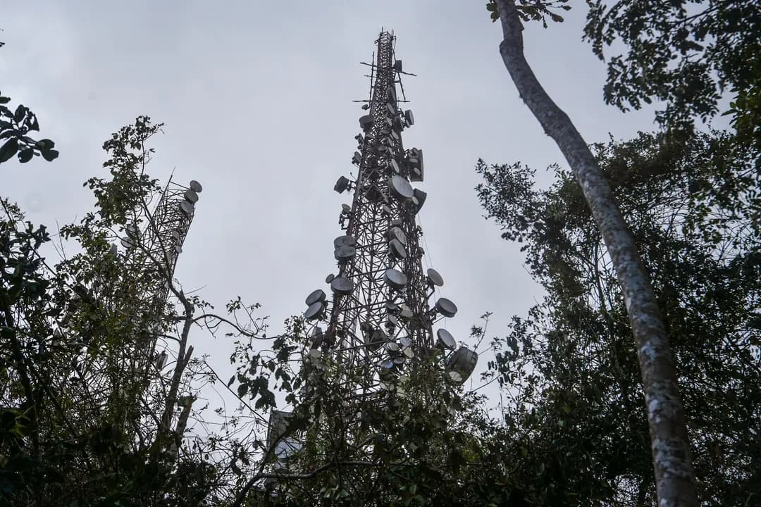 Vista de las antenas de telecomunicaciones en El Volcán, en Caracas, Venezuela, el 5 de enero de 2026. El Volcán fue uno de los primeros puntos de ataque durante la captura del líder venezolano Nicolás Maduro por parte de las fuerzas estadounidenses el 3 de enero. (Carlos Becerra/Getty Images)