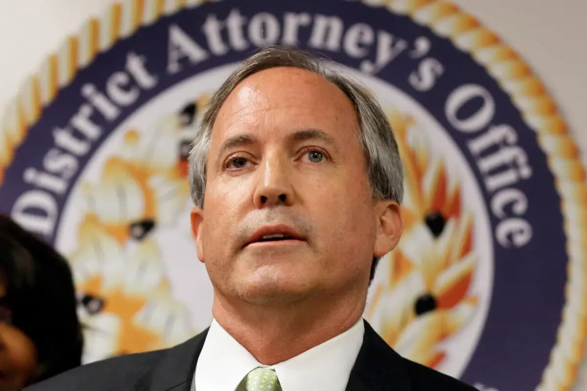 <em>El fiscal general de Texas, Ken Paxton, habla en una conferencia de prensa en Dallas el 22 de junio de 2017. (Tony Gutiérrez/Foto AP)</em>