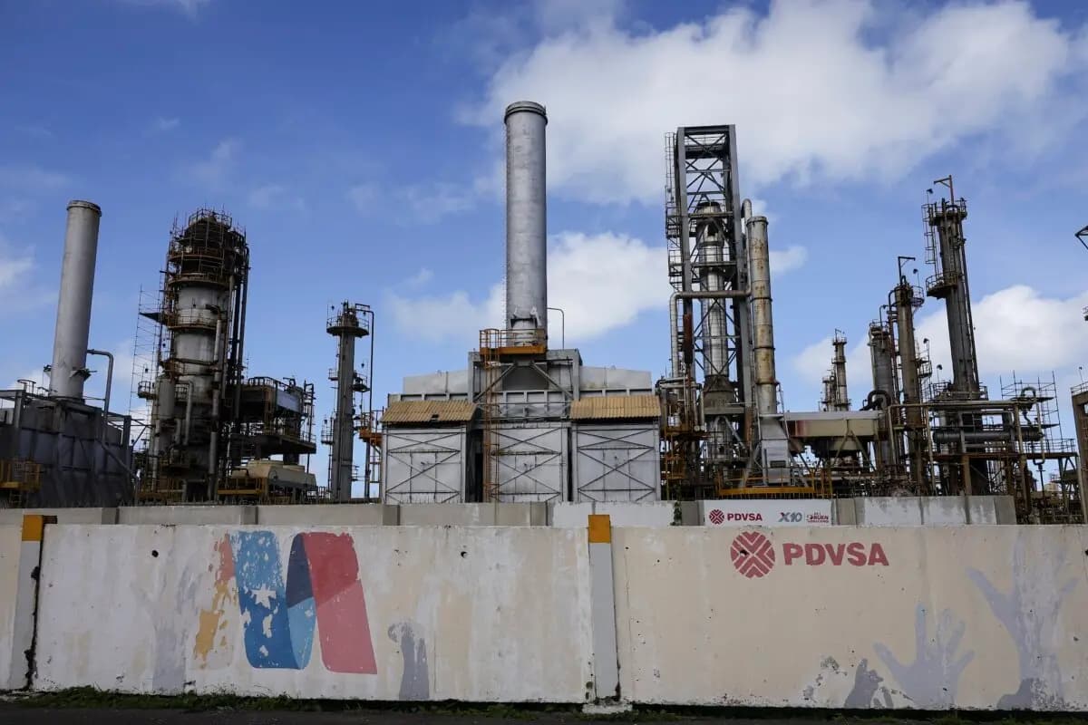 <em>Vista general del edificio de la refinería 'El Palito' en Puerto Cabello, Venezuela, el 18 de diciembre de 2025. (Jesus Vargas/Getty Images)</em>