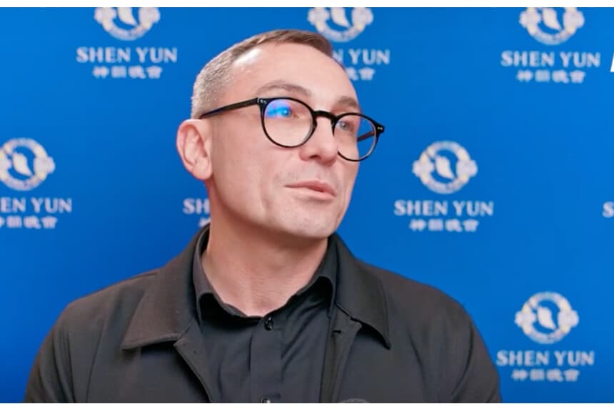 <em>El empresario Robert Droz vio el espectáculo de Shen Yun en Polonia el 10 de enero. (Cortesía de NTD)</em>