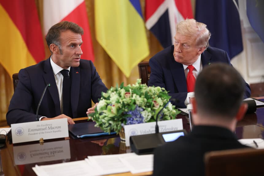 Trump publica mensaje de Macron que cuestiona presión sobre Groenlandia y ofrece diálogo en el G7