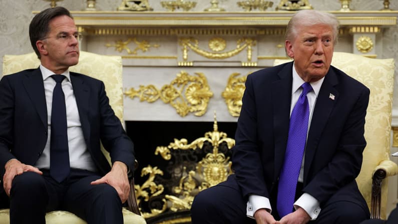 Trump dice que mantuvo "muy buena" conversación telefónica con líder de la OTAN sobre Groenlandia