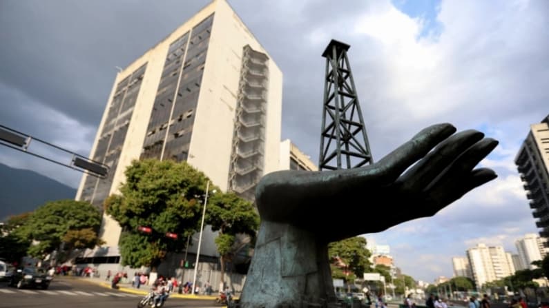 Cómo Maduro y sus aliados robaron la riqueza petrolera de Venezuela