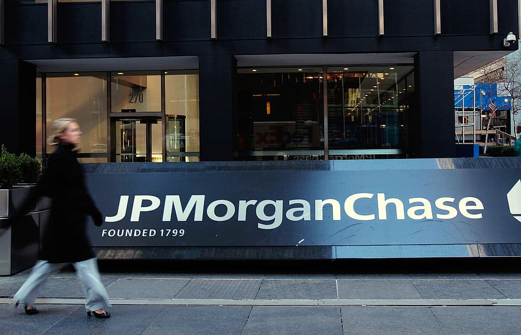 Trump demanda a JPMorgan Chase por excluirlo del banco