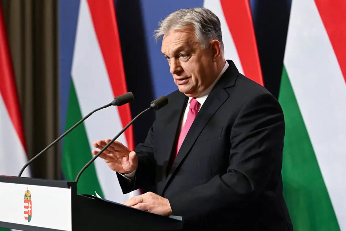 <em>El primer ministro húngaro, Viktor Orban, pronuncia su conferencia de prensa anual en el Monasterio Carmelita, sede del primer ministro húngaro, en Budapest, Hungría, el 5 de enero de 2026. (Attila Kisbenedek/AFP vía Getty Images)</em>
