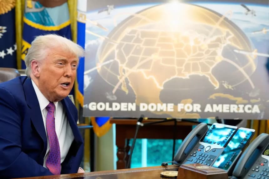 El presidente de los Estados Unidos, Donald Trump, habla en el Despacho Oval de la Casa Blanca, en Washington, el 20 de mayo de 2025. (Alex Brandon/AP Photo)