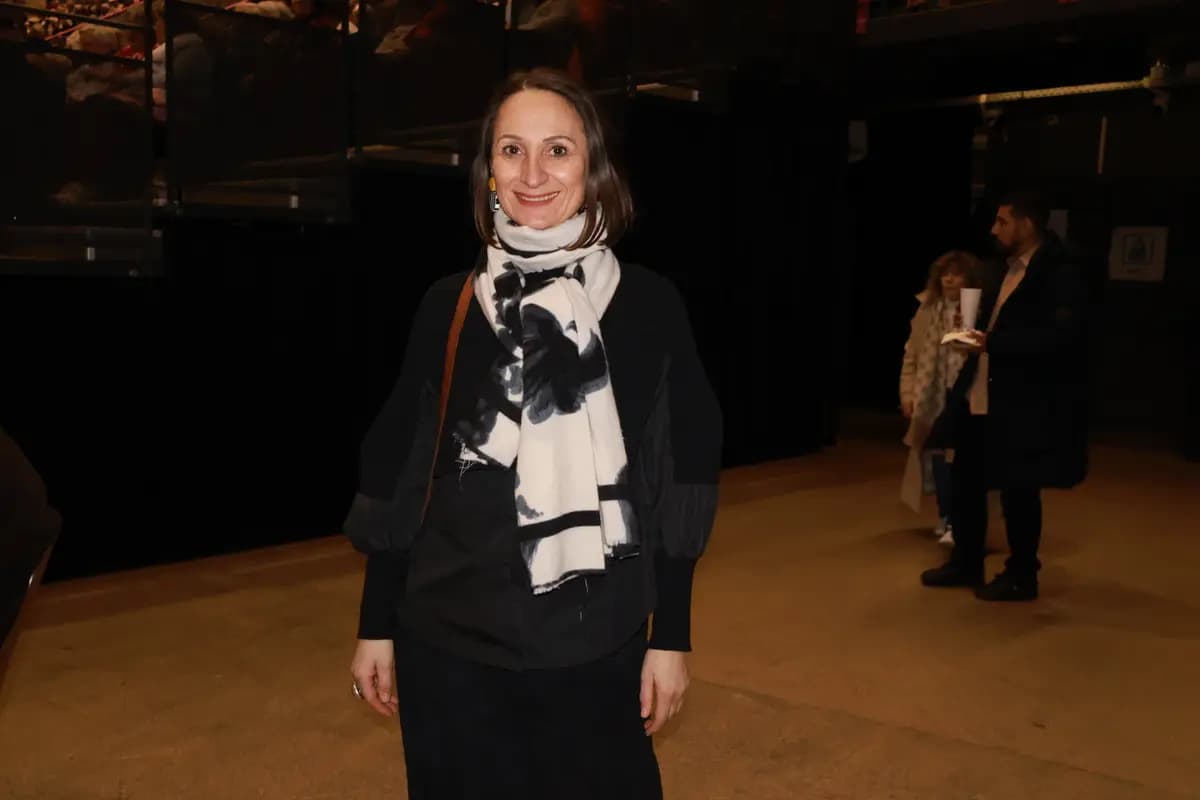 Céline Respinger, profesora de artes aplicadas, acudió con su familia a ver Shen Yun el 21 de enero de 2026 en el Geneva Arena. (The Epoch Times)