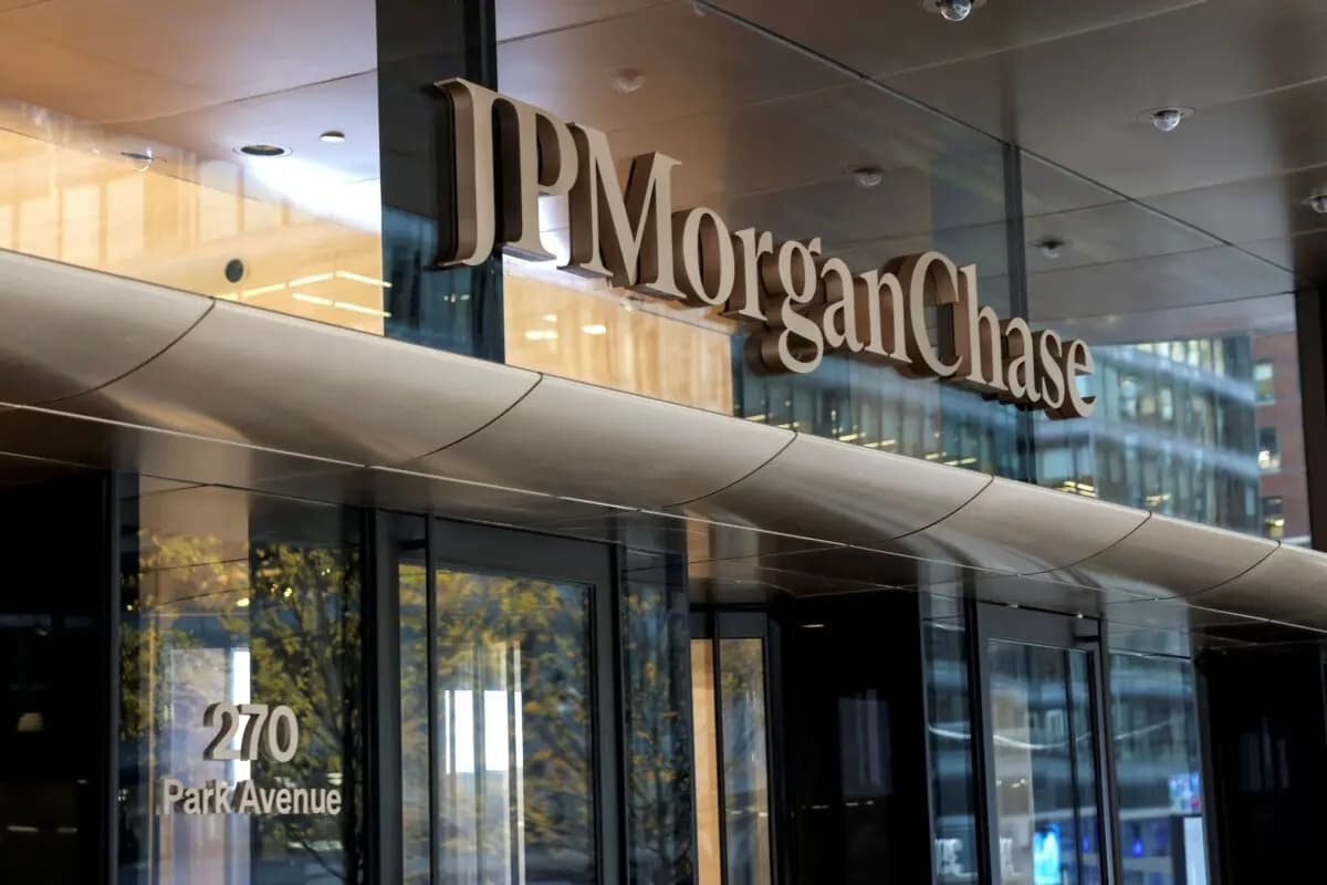 Vista exterior del nuevo edificio de la sede mundial de JPMorgan Chase en el 270 de Park Avenue, en la ciudad de Nueva York, el 13 de noviembre de 2025. (Angela Weiss/AFP a través de Getty Images)