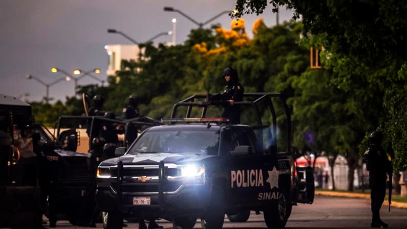 Secuestran a 10 mineros de empresa canadiense en Sinaloa