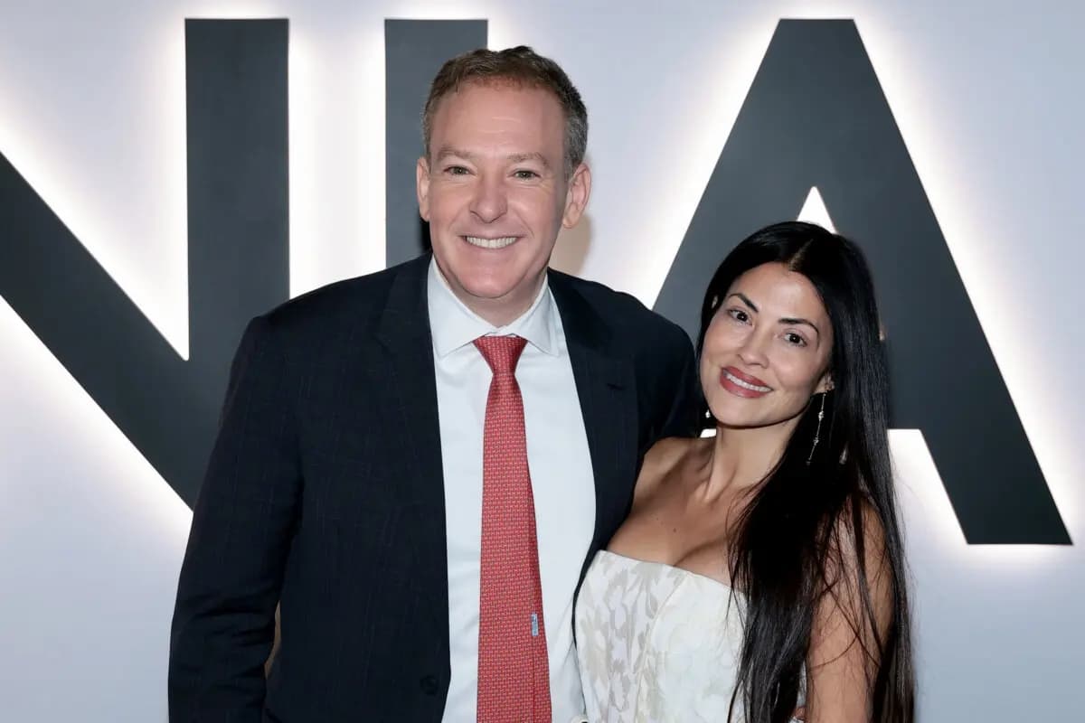 Lee Zeldin (izquierda) y Diana Zeldin asisten al estreno mundial de "Melania" de Amazon MGM en el Trump Kennedy Center de Washington el 29 de enero de 2026. (Dimitrios Kambouris/Getty Images)