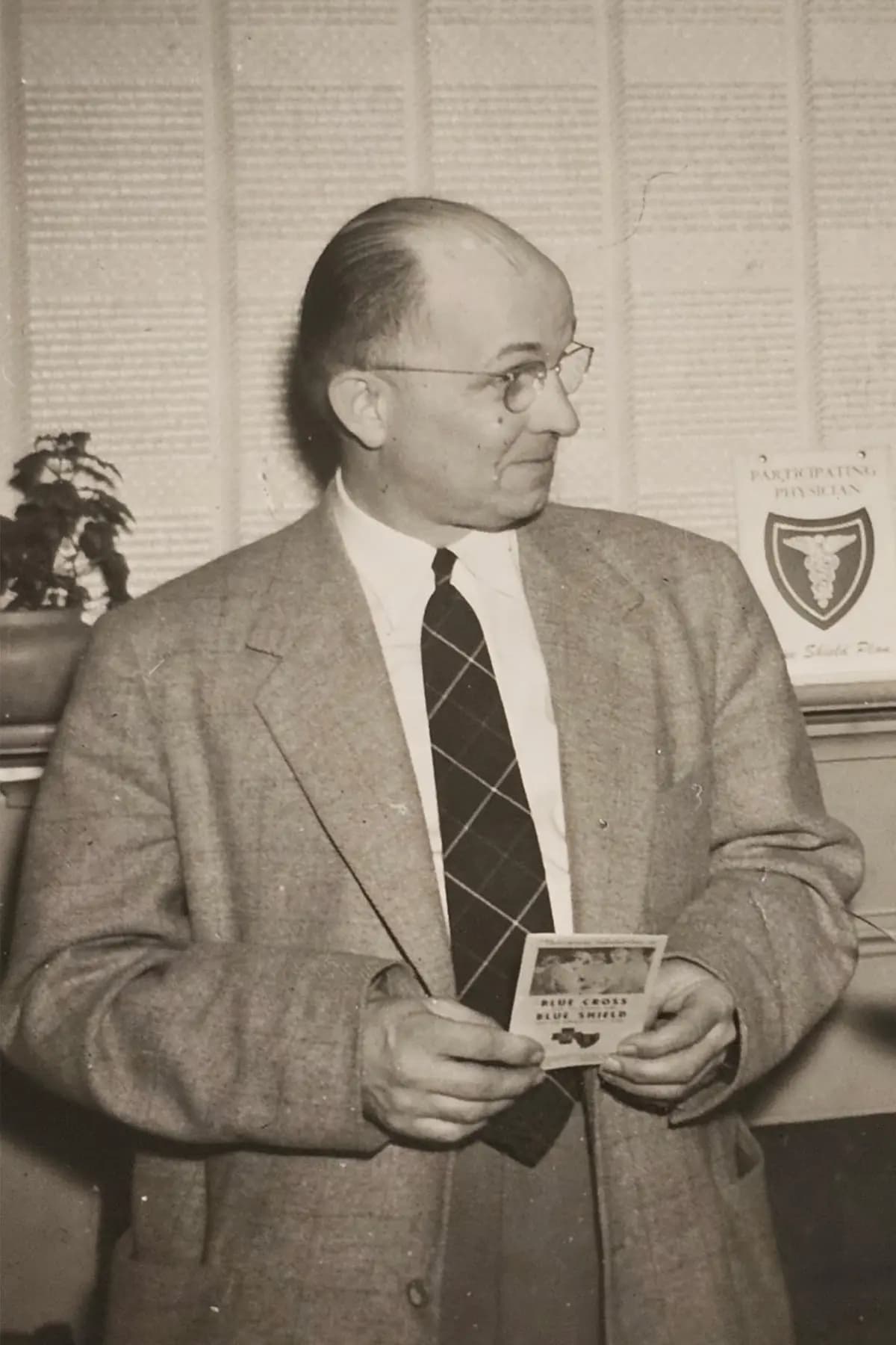 El Dr. Charles Harwood fue uno de los primeros en adoptar Blue Cross Blue Shield cuando comenzó a operar en Vermont. (Foto cortesía de Brian Harwood).