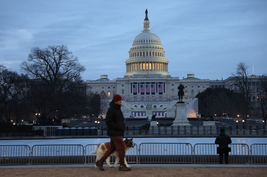 El Capitolio de Estados Unidos al amanecer, el día antes de la toma de posesión del segundo mandato del presidente electo Donald Trump, el 19 de enero de 2025 en Washington, DC. (Joe Raedle/Getty Images)