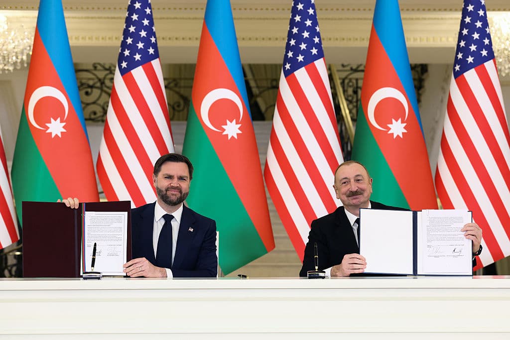 EE. UU. y Azerbaiyán firman acuerdo de asociación estratégica durante visita de Vance