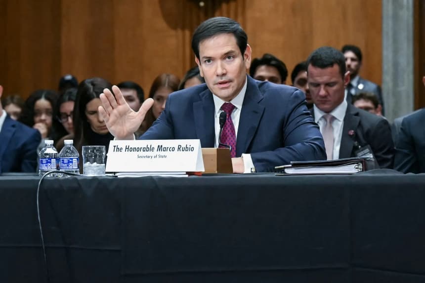 El secretario de Estado Marco Rubio testifica durante una audiencia del Comité de Relaciones Exteriores del Senado para examinar la política de Estados Unidos hacia Venezuela, en el Capitolio de Estados Unidos, el 28 de enero de 2026. (Saul Loeb/AFP a través de Getty Images)