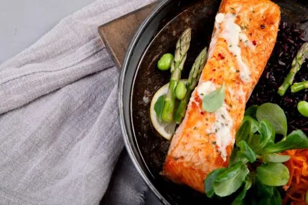 <em>La dieta mediterránea es conocida por sus beneficios para la salud. (Tatjana Baibakova/Shutterstock).</em>
