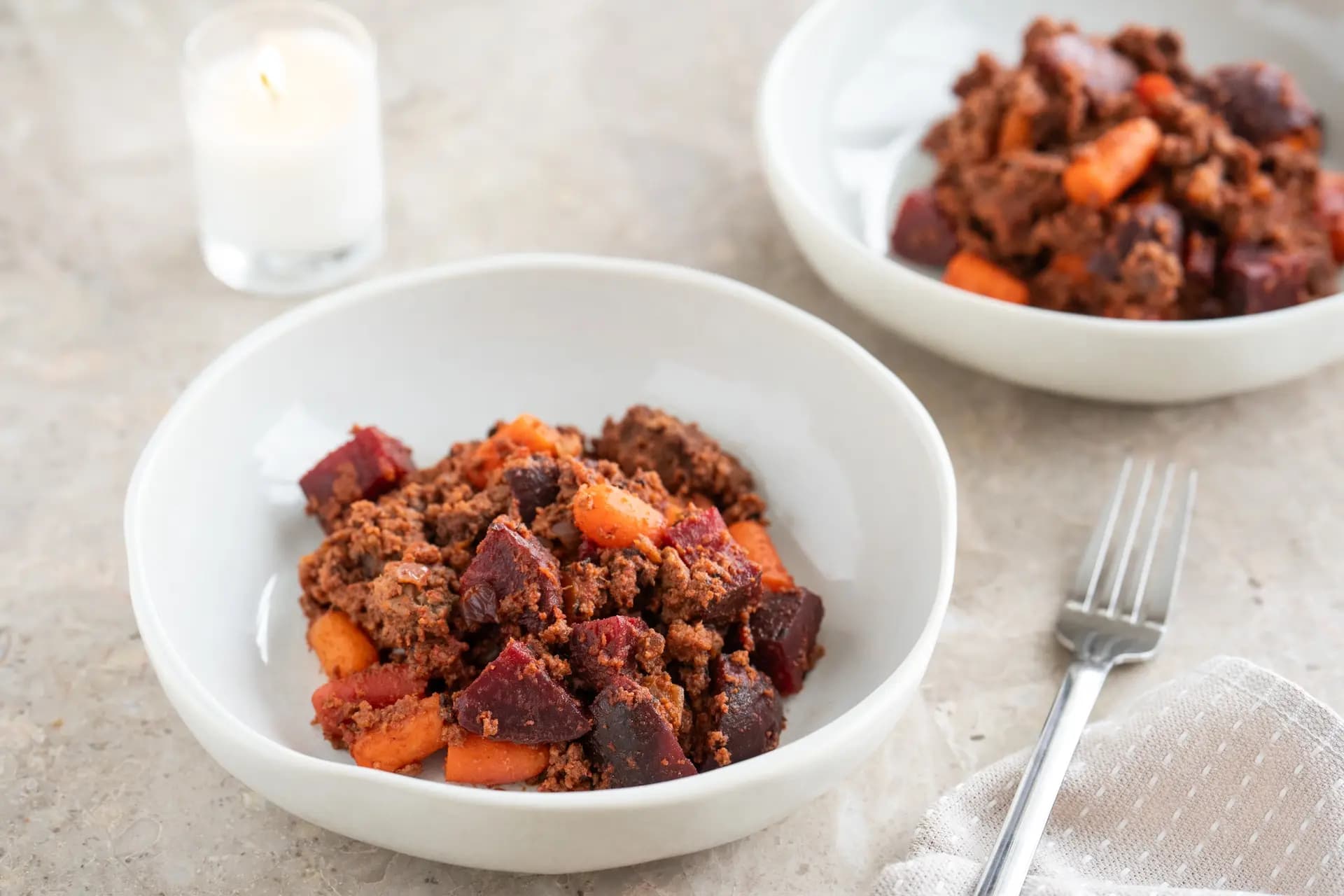 Hash de carne y remolacha. (Samira Bouaou/ The Epoch Times)