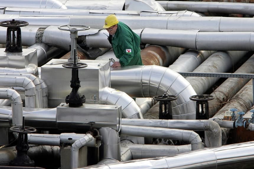 La estación receptora del oleoducto Druzhba en Szazhalombatta, Hungría, el 9 de enero de 2007. (Attila Kisbenedek/AFP/Getty Images)