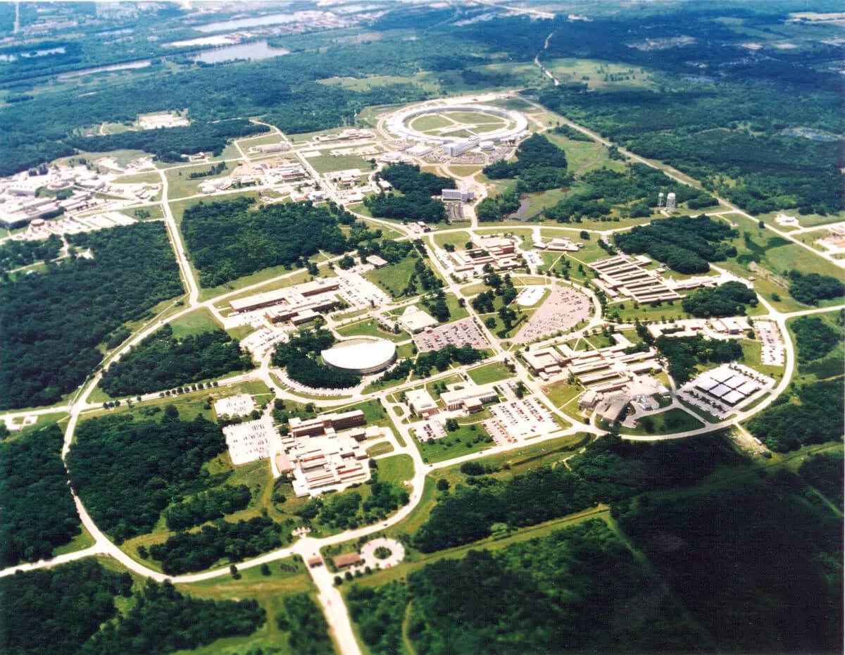 <em>Una foto aérea sin fecha muestra el Laboratorio Nacional Argonne en Illinois. (Laboratorio Nacional Argonne/Getty Images)</em>