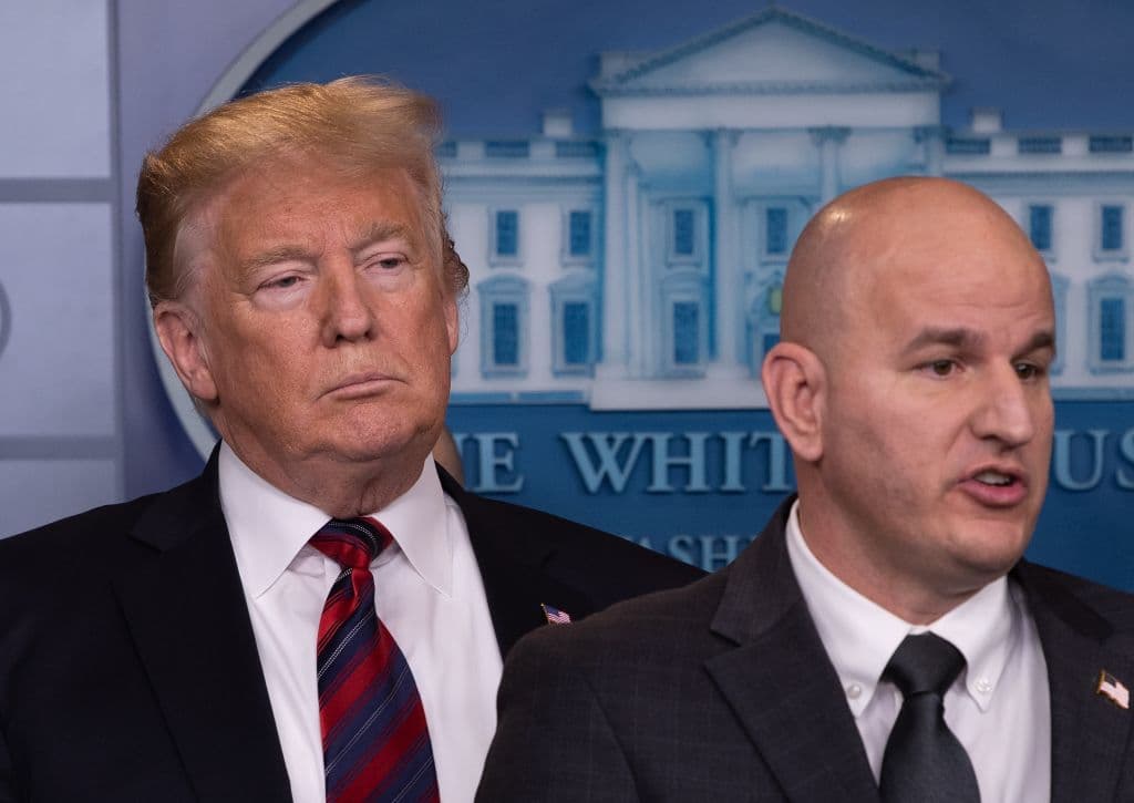<em>El presidente de los Estados Unidos, Donald Trump, y Brandon Judd, en la sala de prensa de la Casa Blanca en Washington, D.C., el 3 de enero de 2019. (NICHOLAS KAMM/AFP a través de Getty Images)</em>