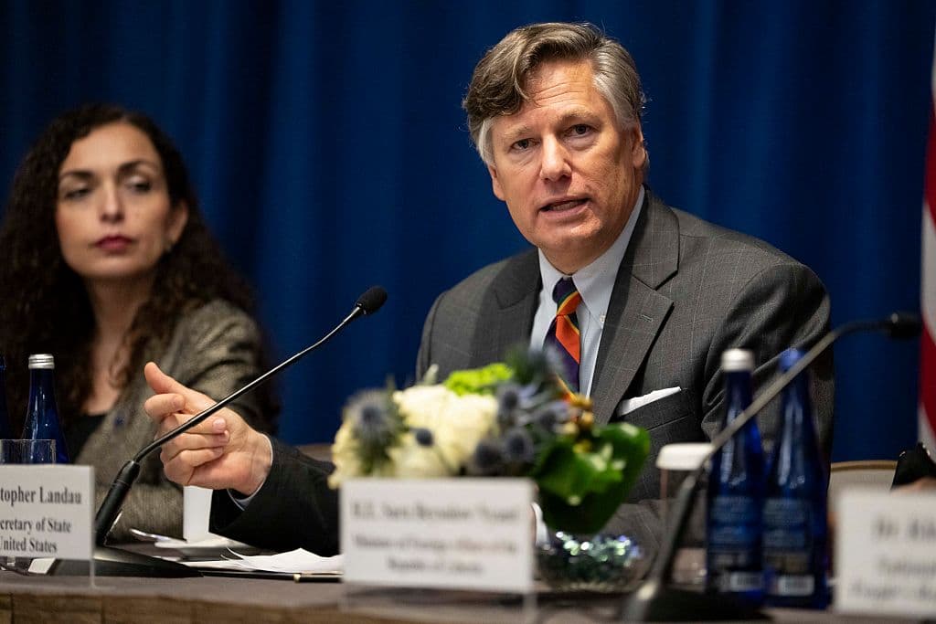 El subsecretario de Estado de EE. UU., Christopher Landau, habla durante una reunión del Sistema Global de Asilo para Refugiados, el 25 de septiembre de 2025 en Nueva York. (YUKI IWAMURA/POOL/AFP a través de Getty Images)