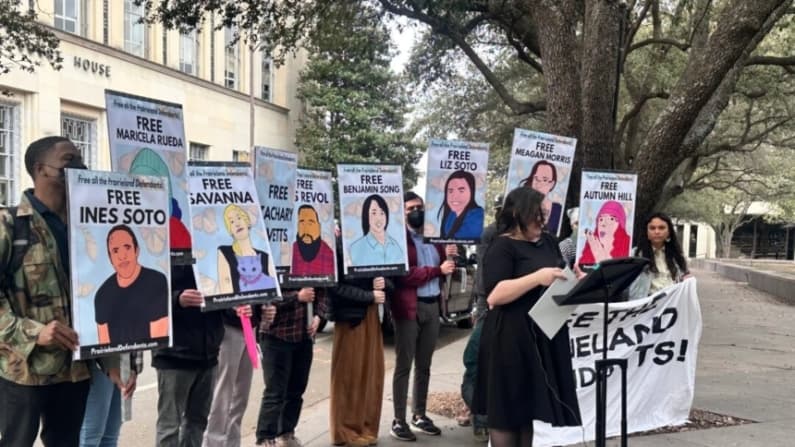Comienza el juicio por el presunto tiroteo de Antifa en el centro de detención del ICE de Texas