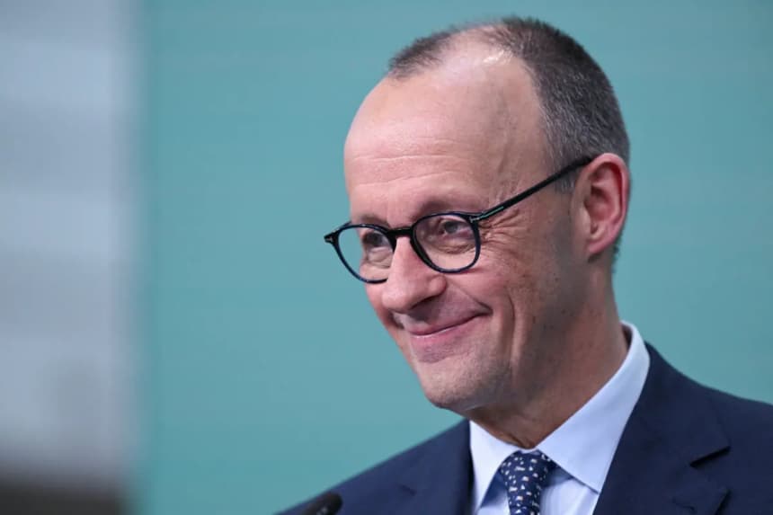 Friedrich Merz, entonces candidato conservador alemán a la cancillería y líder del partido Unión Demócrata Cristiana (CDU), en una rueda de prensa tras las elecciones generales en Berlín, Alemania, el 24 de febrero de 2025. (Angelika Warmuth/Reuters)