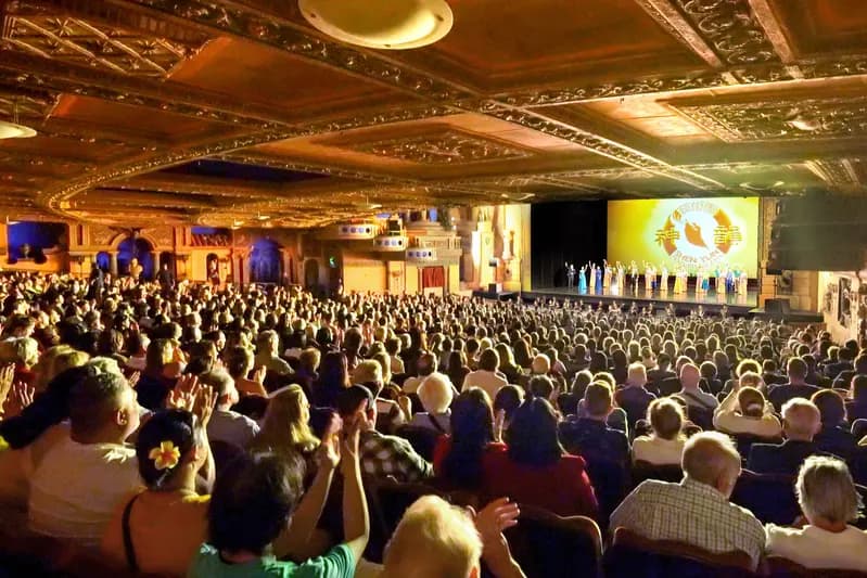 <em>Decimotercera actuación de Shen Yun Global Performing Arts en el Teatro Capitol de Sídney, Australia, el 9 de marzo de 2025. (Lu Ming/The Epoch Times)</em>