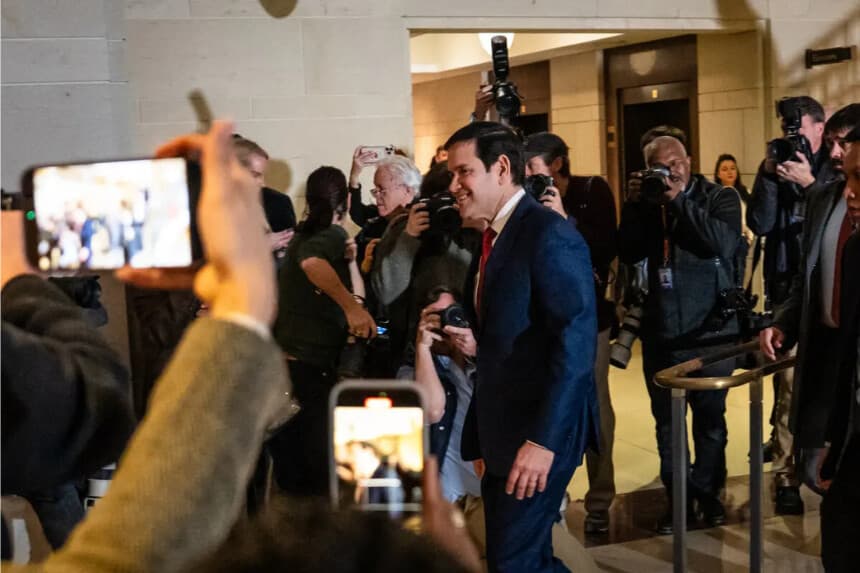 El secretario de Estado Marco Rubio llega a una reunión con líderes del Congreso y otros miembros del gabinete sobre Venezuela en Estados Unidos. Capitolio en Washington el 5 de enero de 2026. Madalina. (Madalina Kilroy/The Epoch Times)